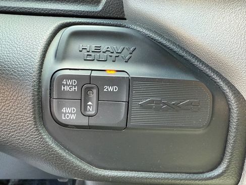 Used 2024 RAM 3500 Big Horn AWD/4WD image 32