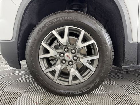 Used 2022 GMC Acadia SLE w/ Driver Convenience Package image 9