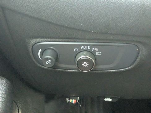 Used 2024 Chevrolet Equinox LS w/ LS Convenience Package FWD image 25