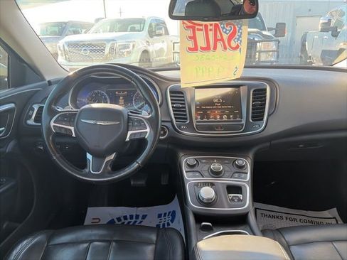 Used 2017 Chrysler 200 Limited Platinum w/ Comfort & Convenience Group image 10