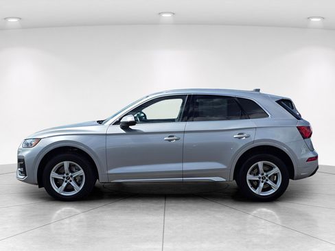 Used 2023 Audi Q5 2.0T Premium w/ Convenience Package AWD/4WD image 3