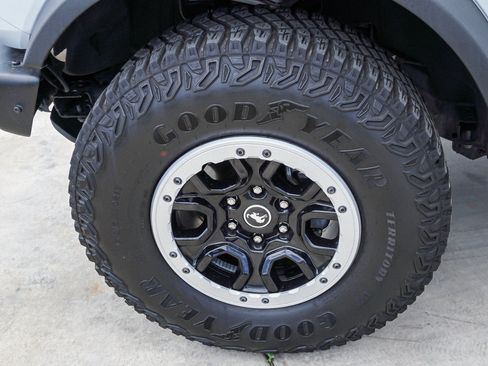 Used 2024 Ford Bronco Badlands AWD/4WD image 12