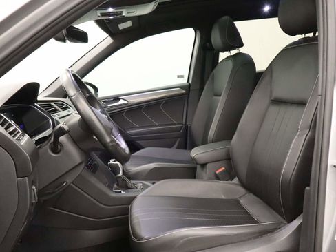 Used 2024 Volkswagen Tiguan SE R-Line image 13