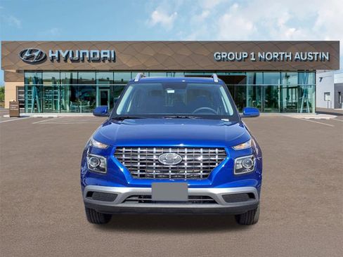 New 2025 Hyundai Venue SEL image 2
