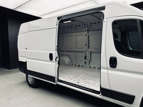 Used 2025 RAM ProMaster 3500 w/ Convenience Group FWD image 21