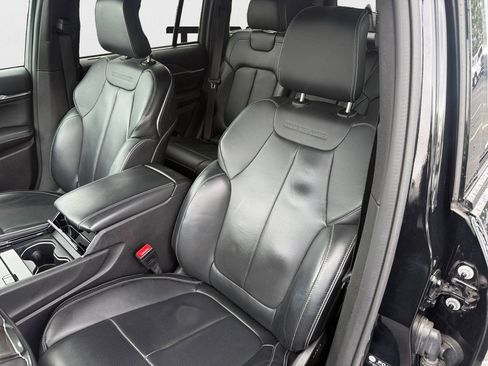 Certified 2023 Jeep Grand Cherokee Overland w/ Luxury Tech Group IV AWD/4WD image 27
