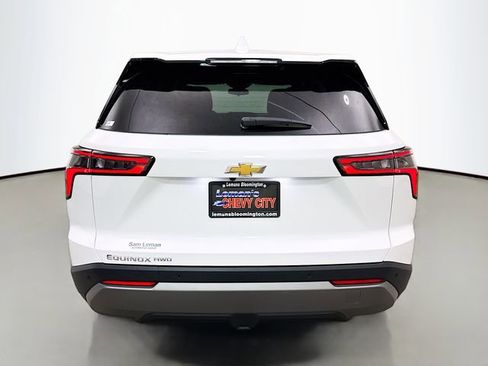 New 2026 Chevrolet Equinox LT w/ Convenience Package II image 7