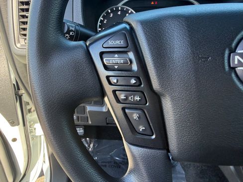 Used 2024 Nissan Frontier S image 14