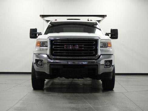 Used 2015 GMC Sierra 2500 SLE w/ SLE Preferred Package AWD/4WD image 9