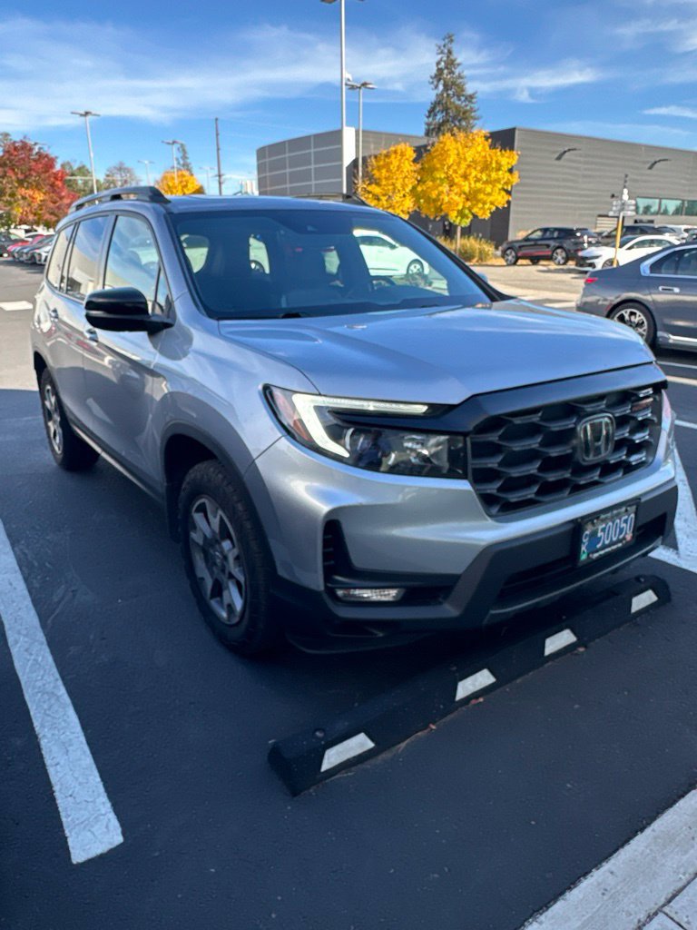 Used 2022 Honda Passport TrailSport image 2