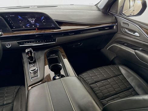 Used 2024 Cadillac Escalade ESV Sport Platinum w/ LPO, ONYX Package AWD/4WD image 25