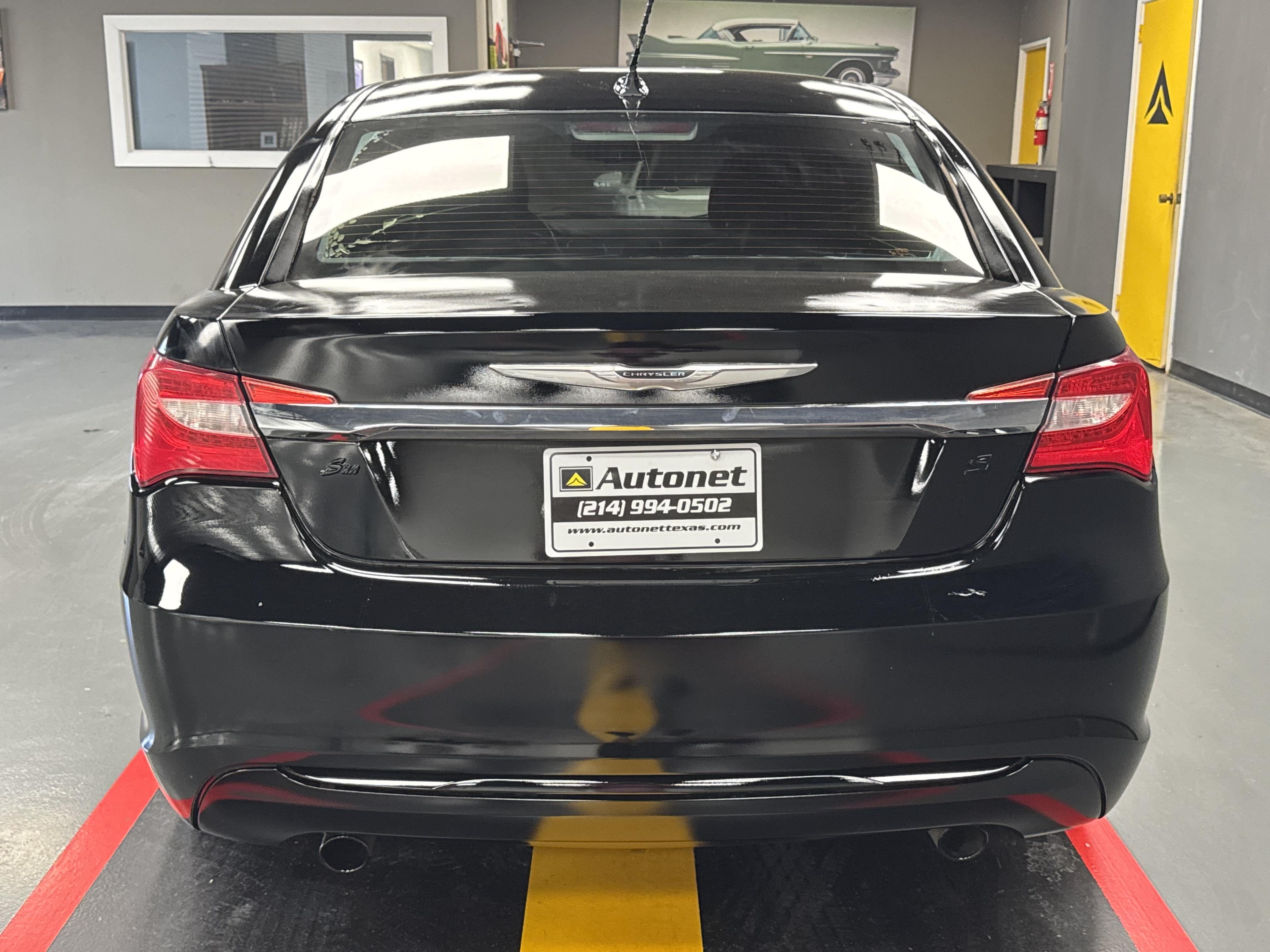 Used 2011 Chrysler 200 S FWD image 5