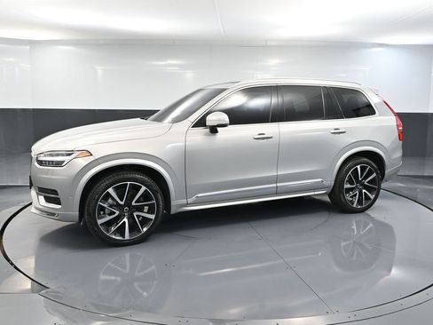 Used 2024 Volvo XC90 B5 Plus image 10