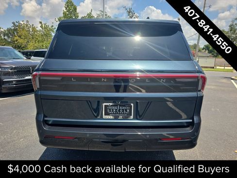 New 2026 Lincoln Navigator Premiere AWD/4WD image 4