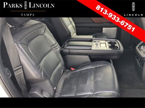 Used 2021 Lincoln Navigator Reserve image 12