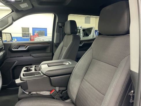 Used 2025 Chevrolet Silverado 1500 LT image 13
