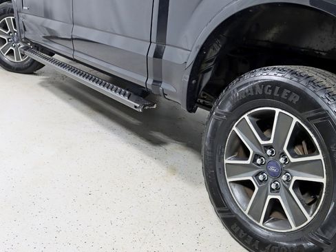 Used 2015 Ford F150 XLT w/ Equipment Group 302A Luxury AWD/4WD image 13