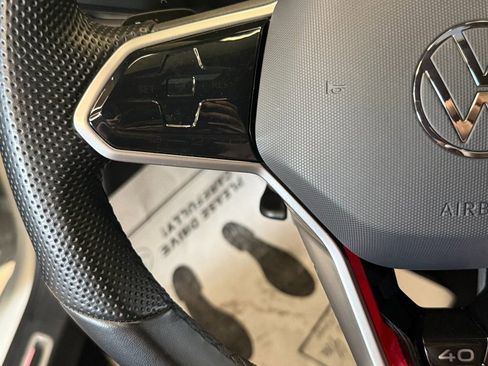 Used 2024 Volkswagen Jetta GLI 40th Anniversary Edition image 11