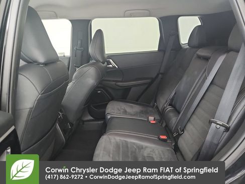 Used 2025 Mitsubishi Outlander SE FWD image 29