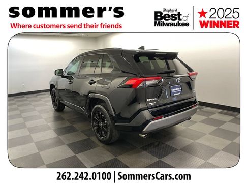 Used 2024 Toyota RAV4 SE w/ Convenience Package AWD/4WD image 3
