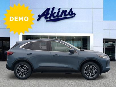 New 2025 Ford Escape SE