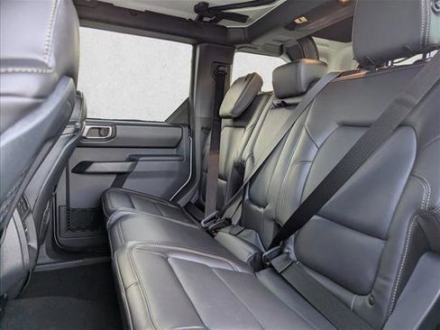 New 2025 Ford Bronco Badlands w/ Sasquatch Package image 18