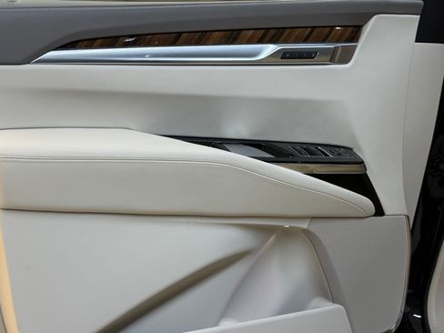 New 2026 Cadillac Escalade Platinum Sport AWD/4WD image 11