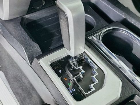 Used 2018 Toyota Tundra SR5 AWD/4WD image 16