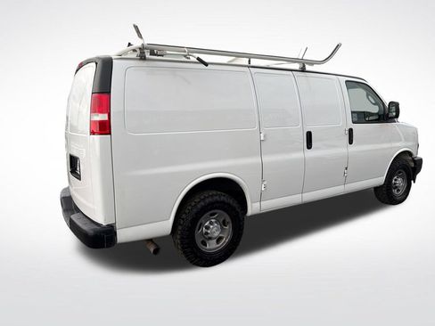 Used 2019 Chevrolet Express 2500 w/ Driver Convenience Package RWD image 5