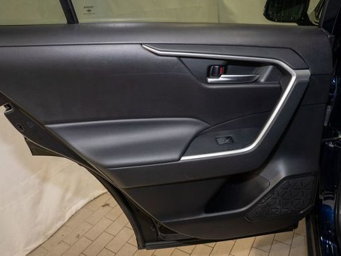 Used 2023 Toyota RAV4 XLE Premium image 10