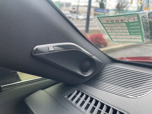 Used 2021 Toyota Venza Limited image 75