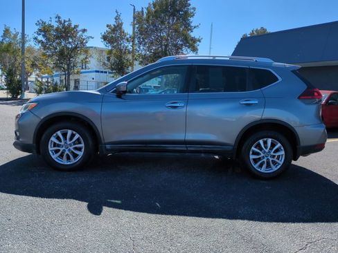 Used 2018 Nissan Rogue SV w/ Premium Package image 7