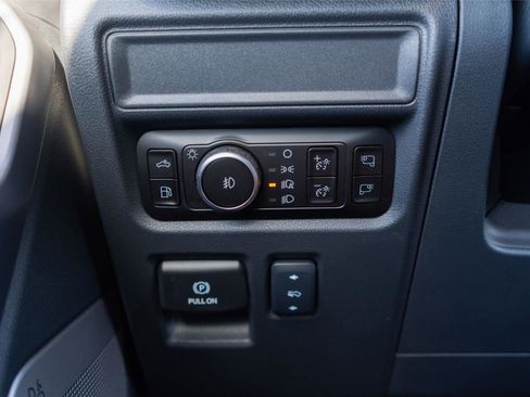 Used 2025 Ford F150 Lariat w/ Equipment Group 501A Mid image 18