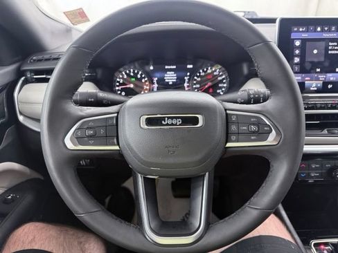 Used 2025 Jeep Compass Limited AWD/4WD image 26