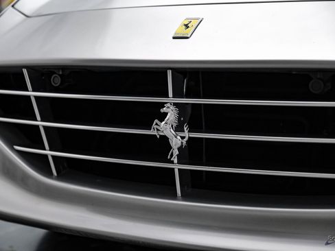 Used 2016 Ferrari California T image 40