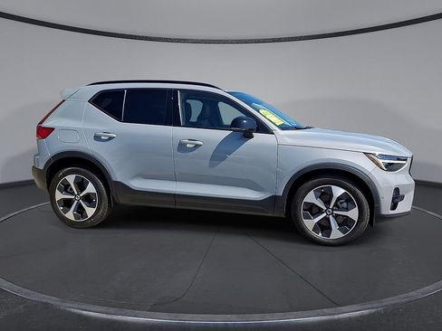 New 2026 Volvo XC40 B5 Plus w/ Protection Package Premier AWD/4WD image 6