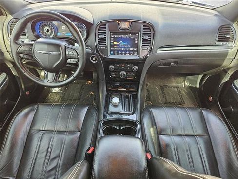 Used 2018 Chrysler 300 S w/ 300S Premium Group RWD image 22