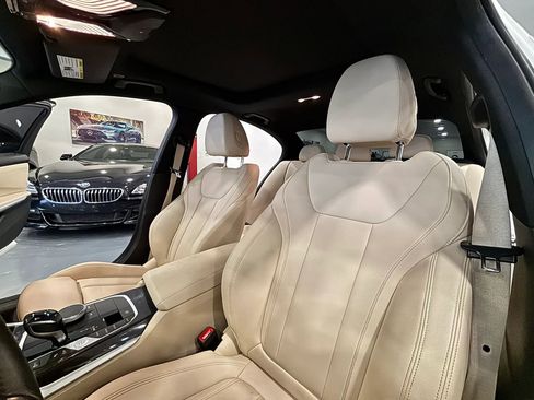 Used 2020 BMW 330i Sedan w/ Convenience Package RWD image 11