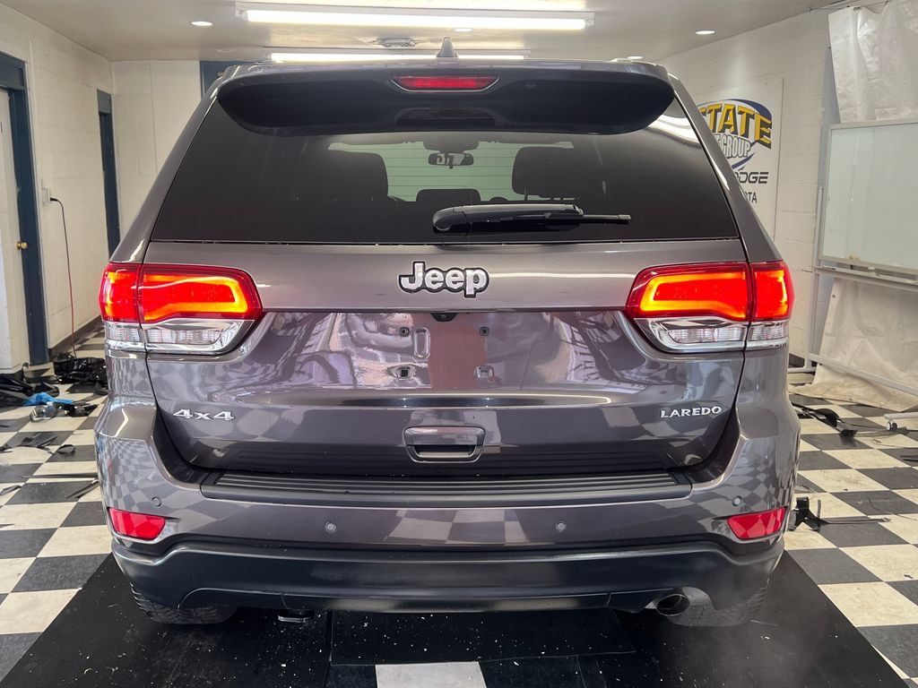 Used 2021 Jeep Grand Cherokee Laredo AWD/4WD image 11