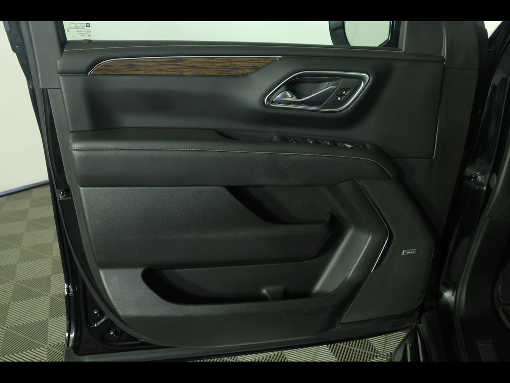 Used 2023 Chevrolet Tahoe Premier AWD/4WD image 28