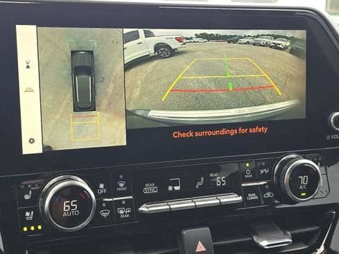 Used 2023 Toyota Highlander Platinum FWD image 35
