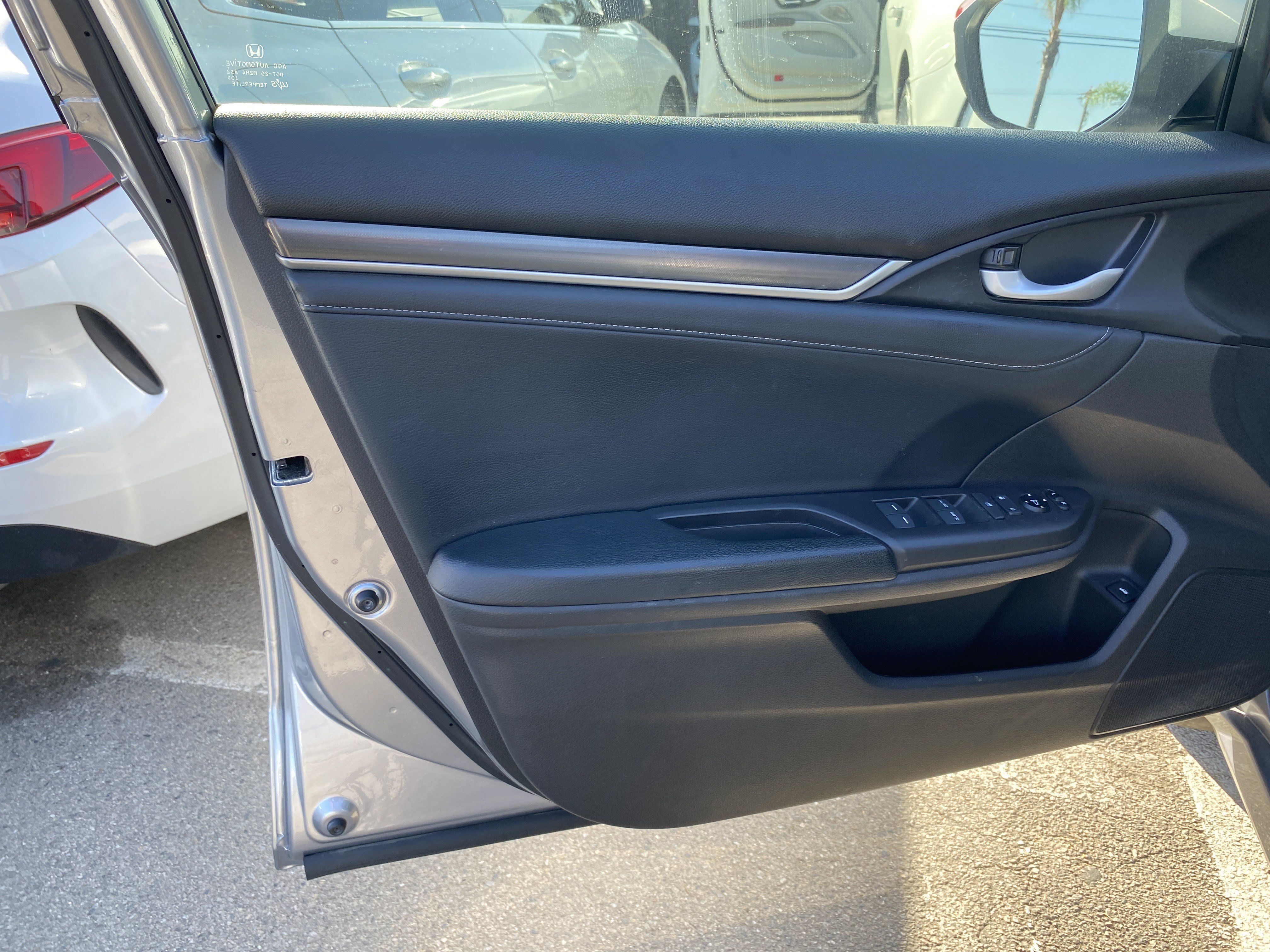 Used 2019 Honda Civic EX-L image 12