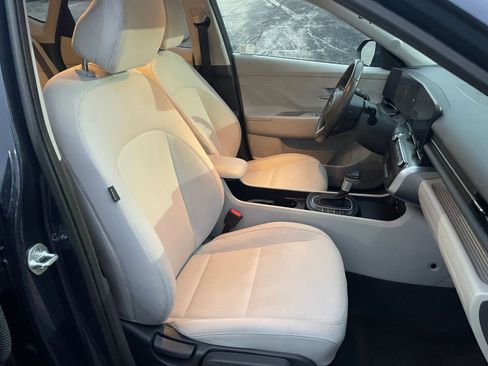 Used 2025 Hyundai Kona SEL image 36