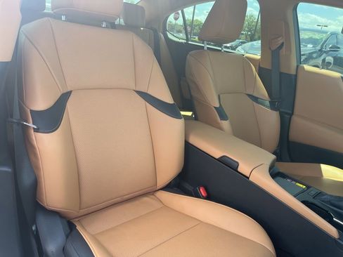 Used 2024 Lexus ES 350 w/ Premium Package FWD image 11