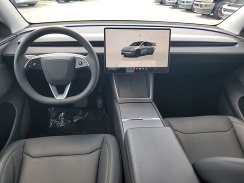 Used 2026 Tesla Model Y Long Range image 14