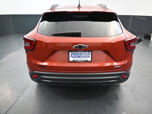 Used 2024 Chevrolet Trax RS w/ Sunroof Package FWD image 8