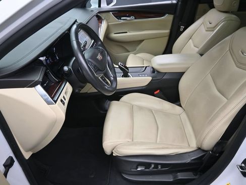 Used 2017 Cadillac XT5 Premium Luxury AWD/4WD image 17