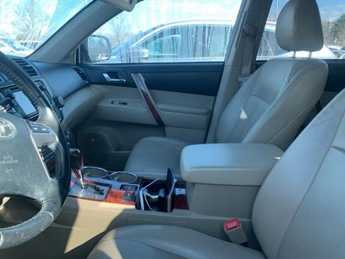 Used 2013 Toyota Highlander Limited image 12