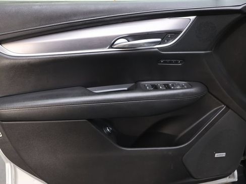 Used 2019 Cadillac XT5 Premium Luxury AWD/4WD image 16