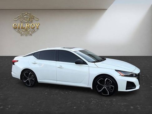 Used 2023 Nissan Altima 2.5 SR w/ SR Premium Package FWD image 1